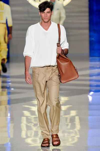 Look 23